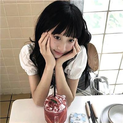 玛丽的白色连衣裙